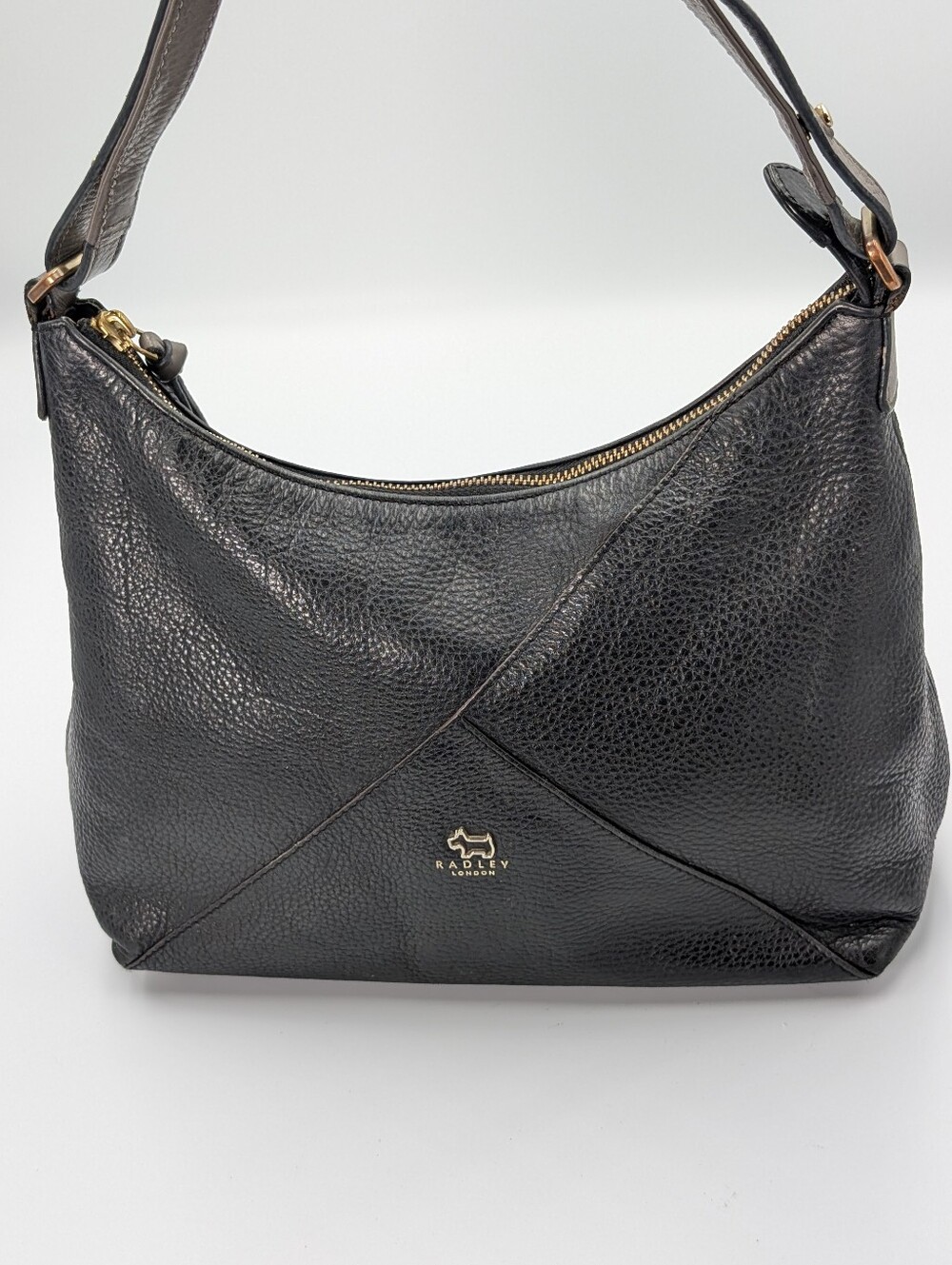 Radley Alpha Road Medium Shoulder Bag In Pebbled Black And Grey Leather - Picture 2 of 13
